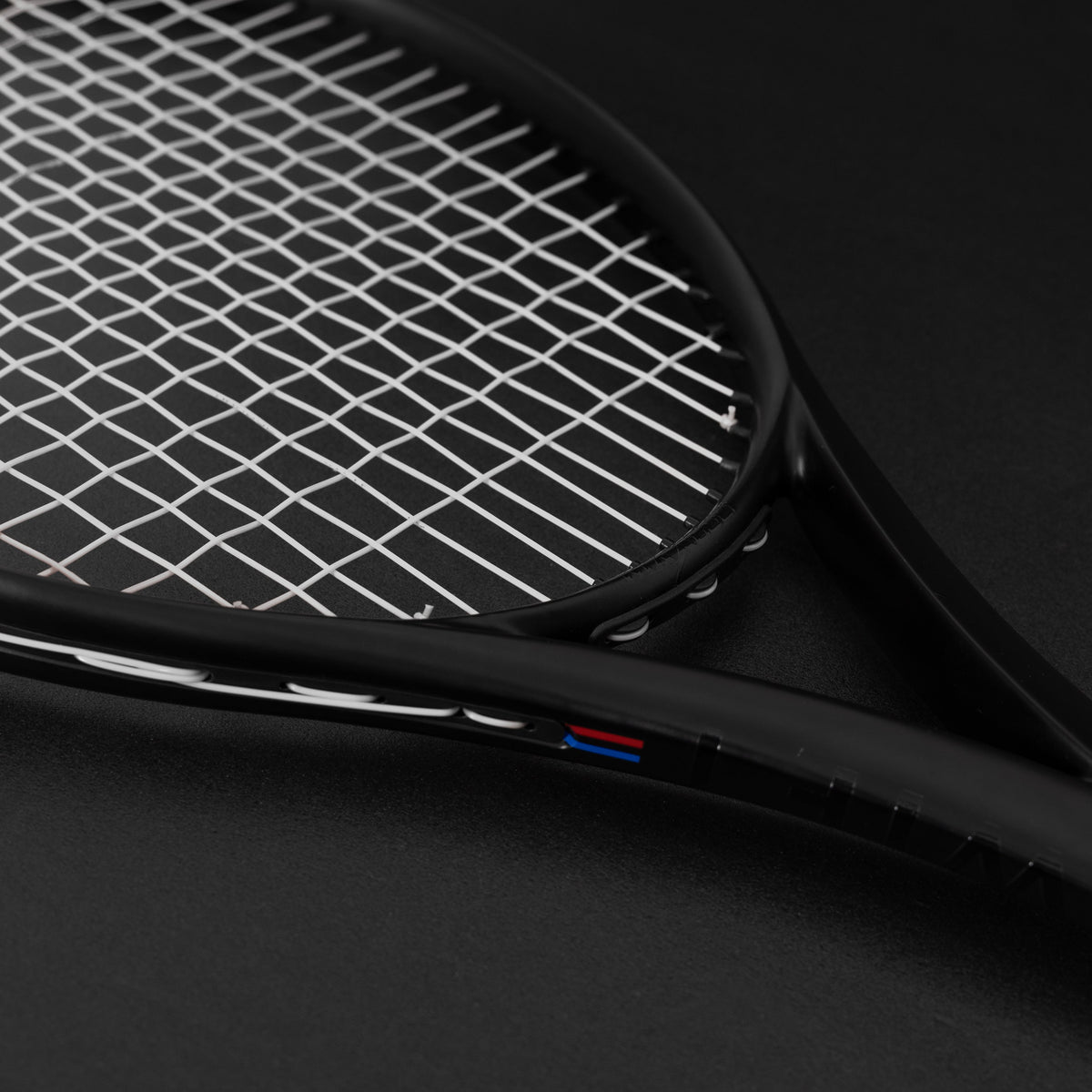 TENNIS RACKET